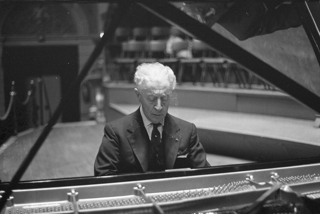 Optreden_Arthur_Rubinstein_in_Concertgebouw_Bestanddeelnr_913-5231